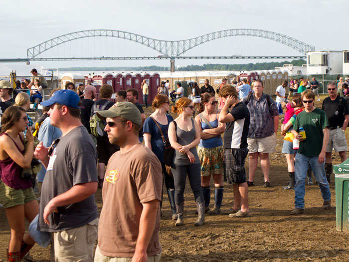 “AITA For Not Letting Daughter Go To Music Festival After I Accidentally Saw Her Texts?” - 1