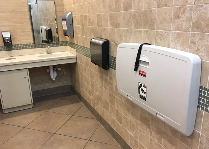 Dad Has To Change Son's Diaper In The Ladies’ Room And Gets Yelled At, Asks If He's The Jerk Dad Has To Change Son's Diaper In The Ladies’ Room And Gets Yelled At, Asks If He's The Jerk