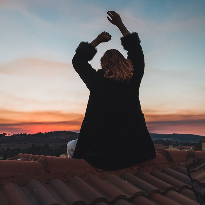 Dad Leaves Daughter On The Roof In 18°F Weather For 2 Hours To Teach Her A Lesson, Wonders If He's The Jerk - 1
