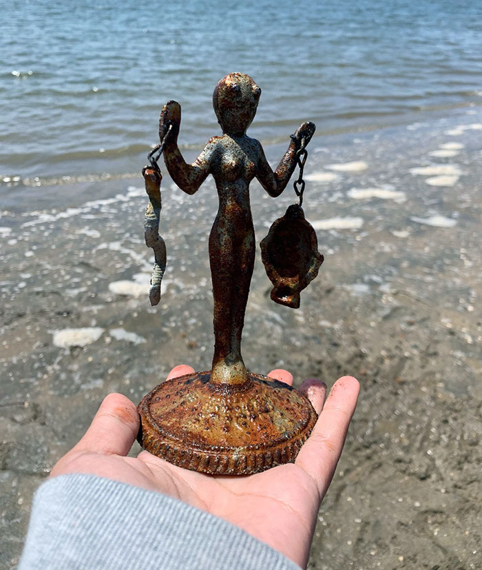 This Thing That My Friend Found In The Water