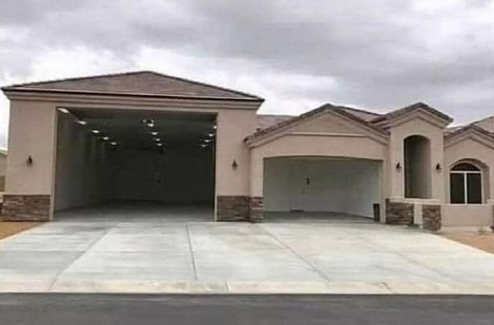 1 Bedroom 1 Bath 18 Car Garage. Perfect Design