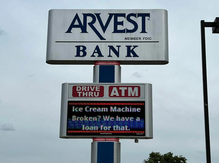 Hilarious Billboard War Between McDonald’s And Dairy Queen In Missouri Is Getting Serious - 12