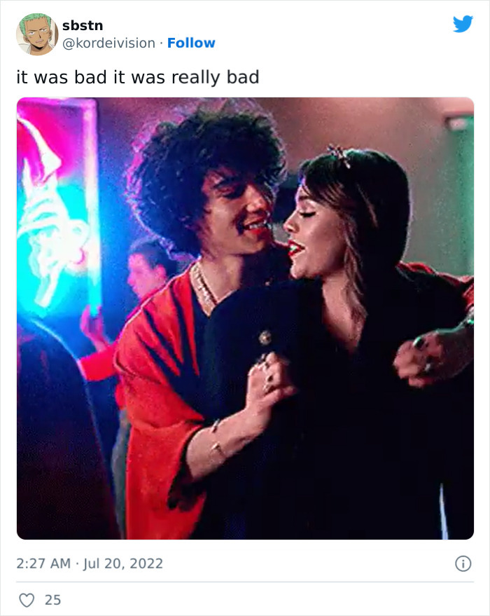 17 Examples Of White TV Siblings Who Had Flirty Relations, As Pointed Out By Folks ON Twitter - 6