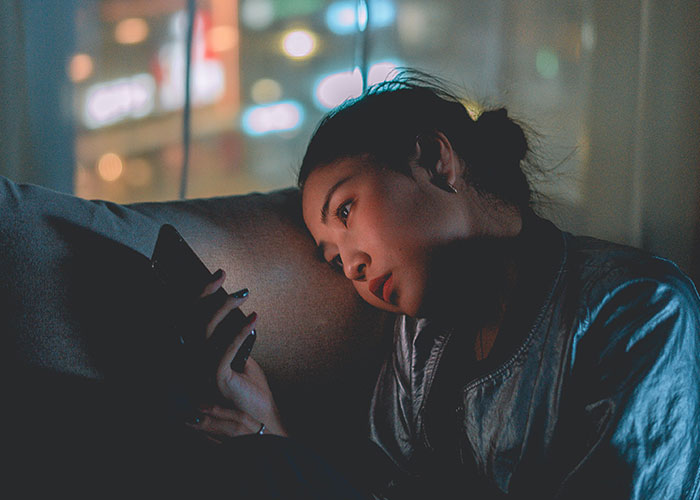 People Claim These Things Can Be Considered Cheating (30 Posts) - 28