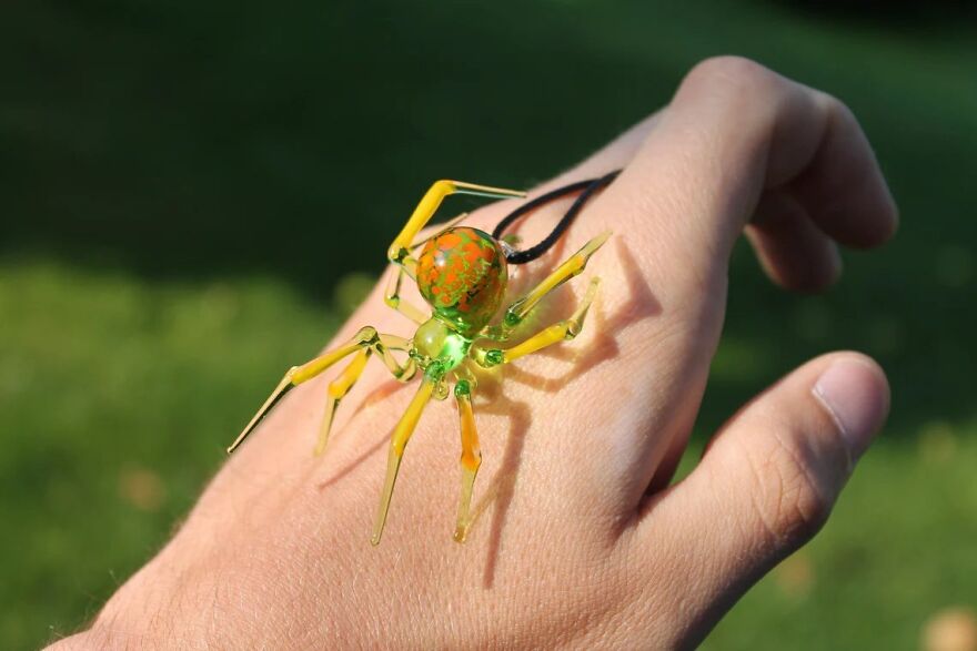 I Am An Artist Who Knows How To Make A Variety Of Handmade Glass Figures, As Well As How To Use Them As Jewelry, In Particular - Pendants. I Am An Artist Who Knows How To Make A Variety Of Handmade Glass Figures, As Well As How To Use Them As Jewelry, In Particular - Pendants.