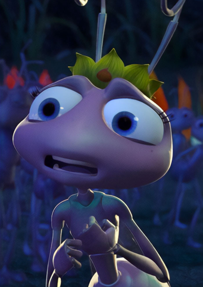 Princess Atta wearing a leaves crown 