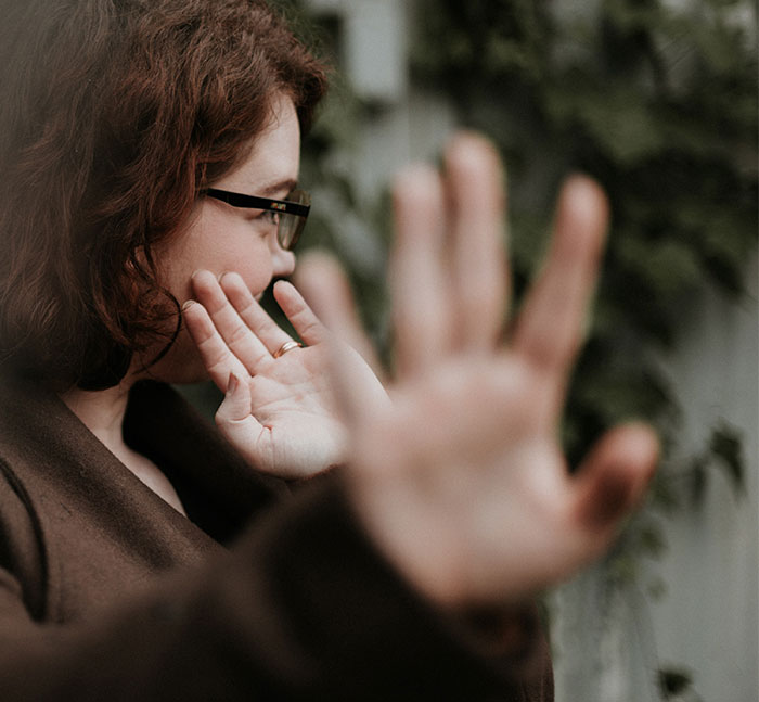 "She Told Me My Husband And I Would Make Hideous Babies”: 40 People Share The Moment They Realized Their ‘Best Friend’ Was Not A Good Friend