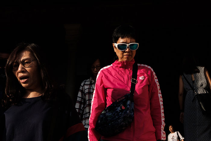 30 Candid Pictures I Captured In The Streets Of Various Cities