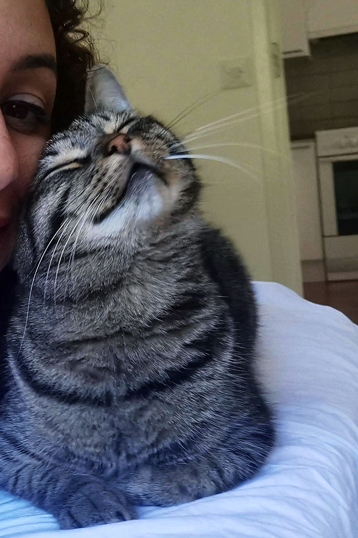 She Flashed The Most Dashing Smile