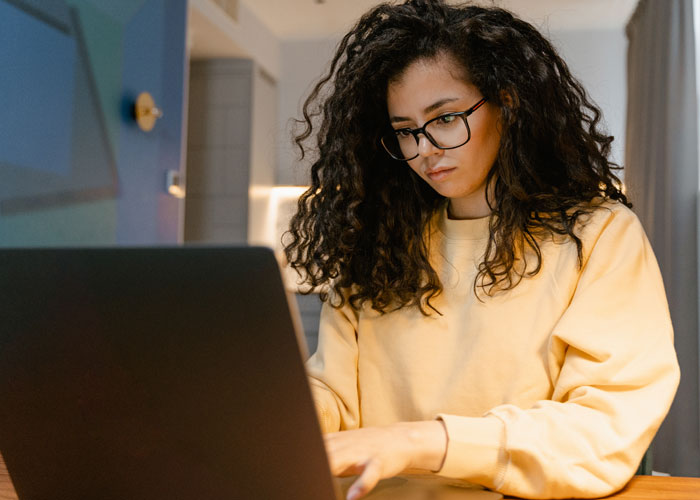 “Just Had A Zoom Job Interview, And The Recruiter Asked Me To ‘Show Her Around The Room’” - 1