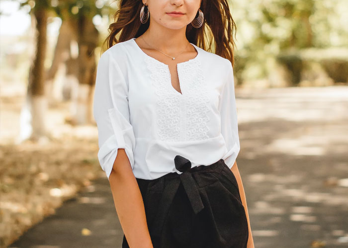 Bride Changes The Color Of Sister-In-Law&rsquo;s Top In Her Wedding Photos, Won't Send Her The Original Pics Unless She Pays For Them