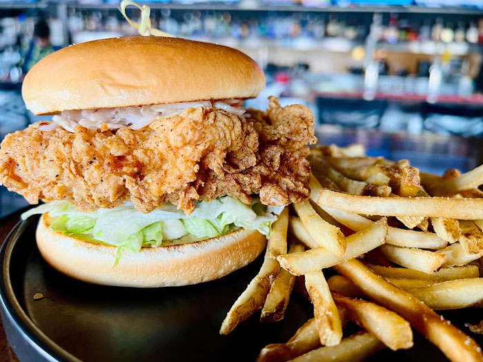 Entitled Amateur Influencer Attempts To Extort $500 And A Meal From A Sports Bar, It Doesn&rsquo;t Go Well And She Gets Called Out