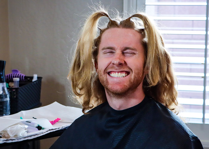 “I Don’t Mind Being Sick But I Mind Looking Sick”: Mom Receives Beautiful Wig Made Out Of Her Son’s Hair After Cancer Treatment Hair Loss - 4