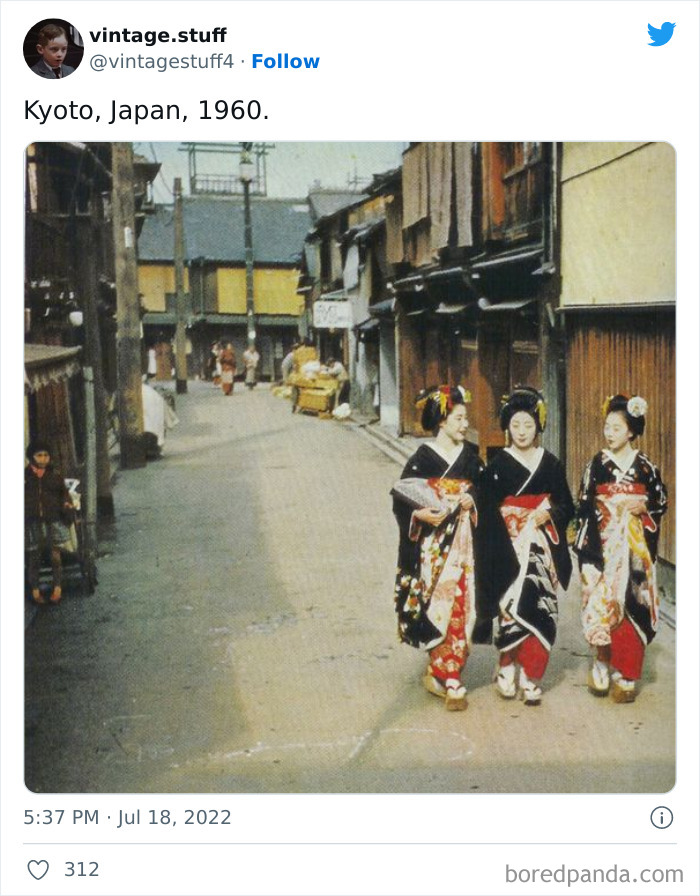 Colorized photo of three women in traditional kimono walking on a street in Kyoto, Japan, 1960, showcasing stunning history.