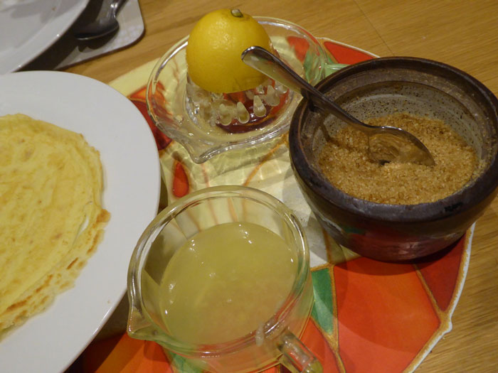 Dad Constantly Steals 17 Y.O. Daughter’s Food, She Deliberately Starts Adding Lemon To Her Food Because He Is Allergic To Citrus - 6