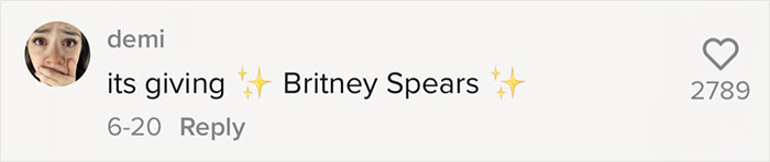 Woman Calls Out "Millennial Poses" That People Need To Stop Doing For Photos