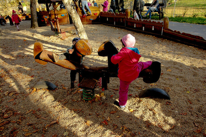 30 Behaviors That People In This Online Group Find Hard To Tolerate So They Judge Others For It