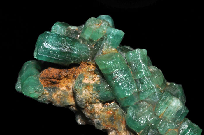 30 Times Thrift Store Workers And Clients Were So Stunned By Interesting Finds, They Just Had To Share Them Online - 7