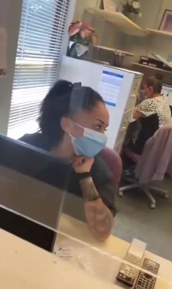 DoorDash Driver Gets Fired, Confronts The Client At Her Office For Allegedly Reporting Her Order Undelivered - 2