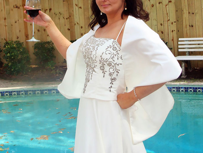 Woman Upset Her Fiancé's Daughter Refuses To Dye Her Hair So People Will Stop Telling Her How Much She Looks Like Her Mom Woman Upset Her Fiancé's Daughter Refuses To Dye Her Hair So People Will Stop Telling Her How Much She Looks Like Her Mom