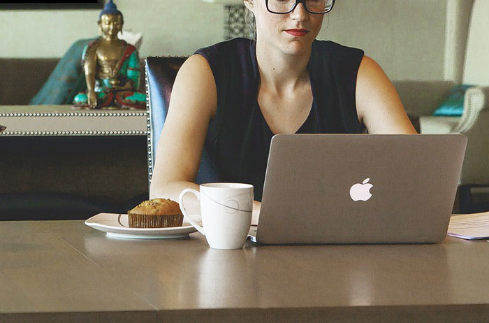 Man Has A Missing Order And The Customer Service Team Is Being Unhelpful, So He Contacts Every Director