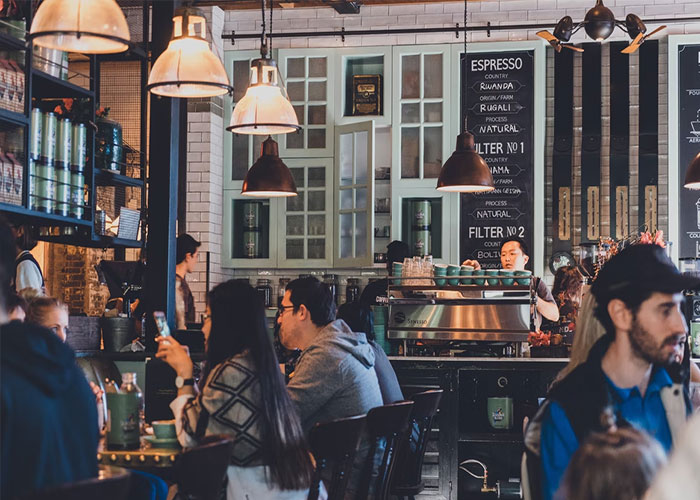 Someone Asked "A Girl Approaches You And Says, 'Pretend We’re Friends. I’m Being Followed,' What Would You Do?", 40 Men Gave Honest Responses