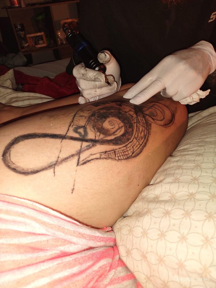 Uyyy ¿en una put* cama? Parece higiénico