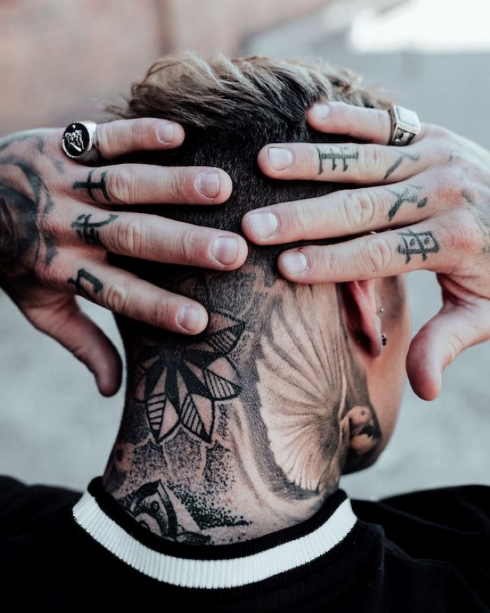 21 Creative Finger Tattoos 21 Creative Finger Tattoos