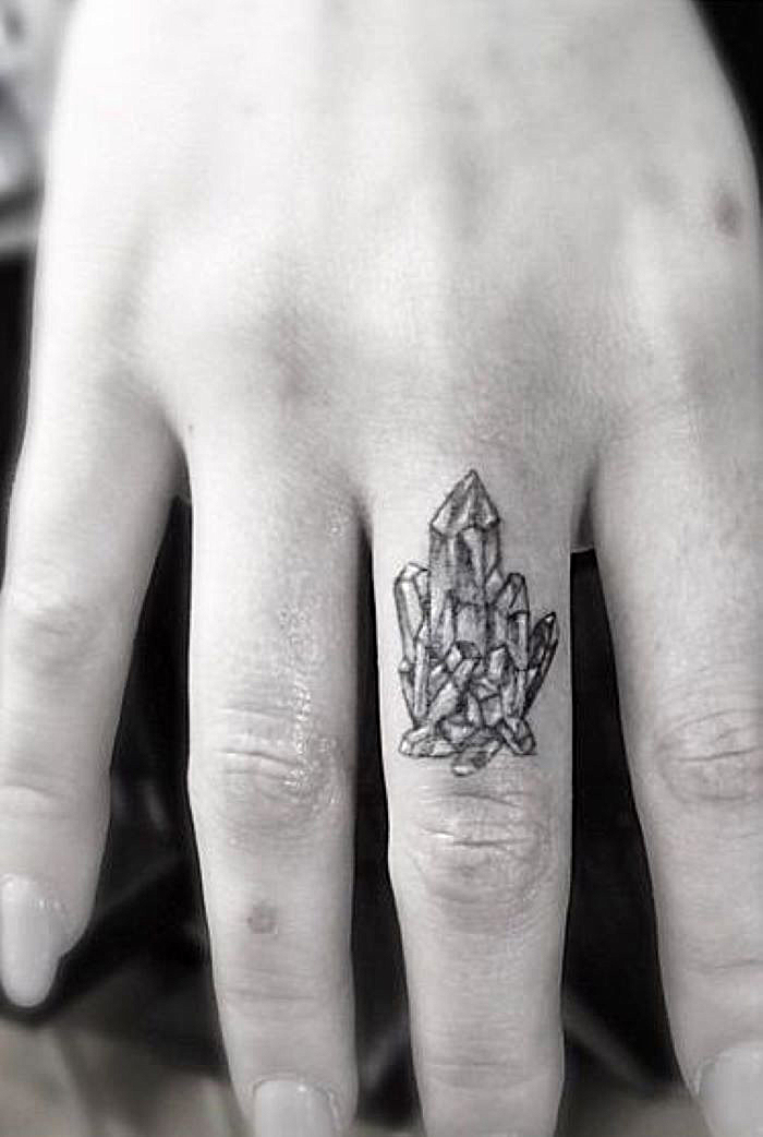 21 Creative Finger Tattoos 21 Creative Finger Tattoos