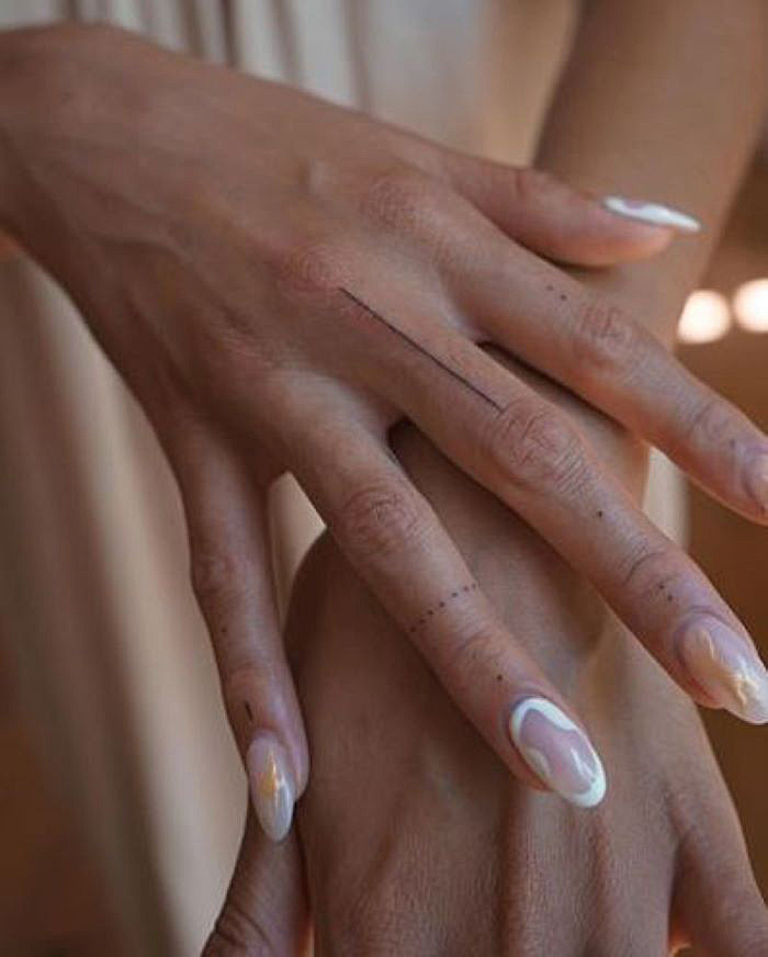 21 Creative Finger Tattoos 21 Creative Finger Tattoos