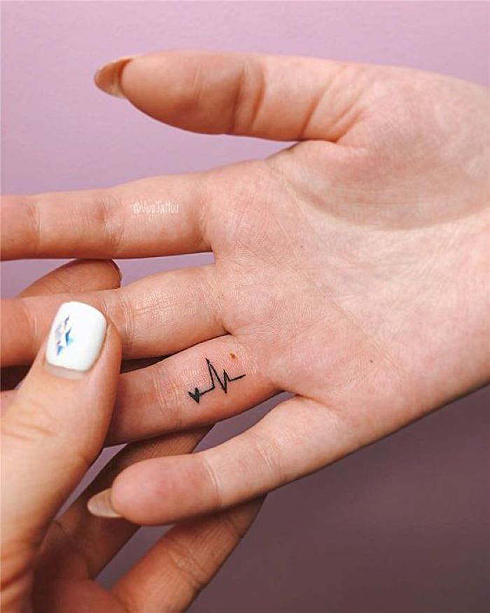 21 Creative Finger Tattoos 21 Creative Finger Tattoos