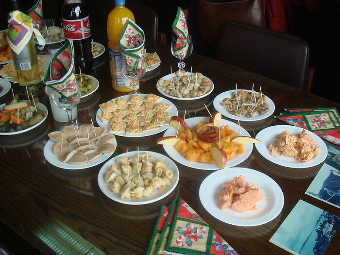 Person Asks "What Dishes Do Professional Chefs Dislike Preparing At A Restaurant?", Gets 30 Various Responses