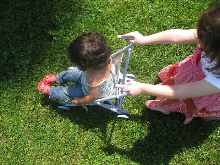 30 Behaviors That People In This Online Group Find Hard To Tolerate So They Judge Others For It