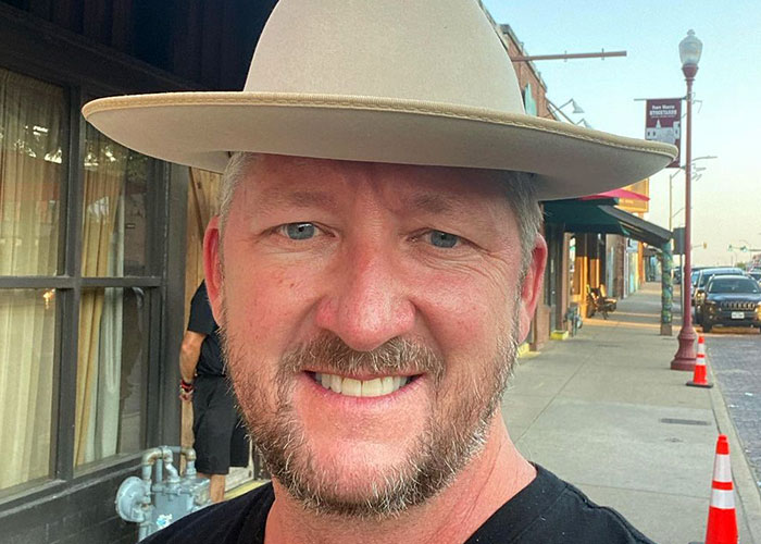 New Italian Restaurant In Texas Has A Strict ‘No Cellphones Allowed’ Policy, And It’s Divided The Internet - 5