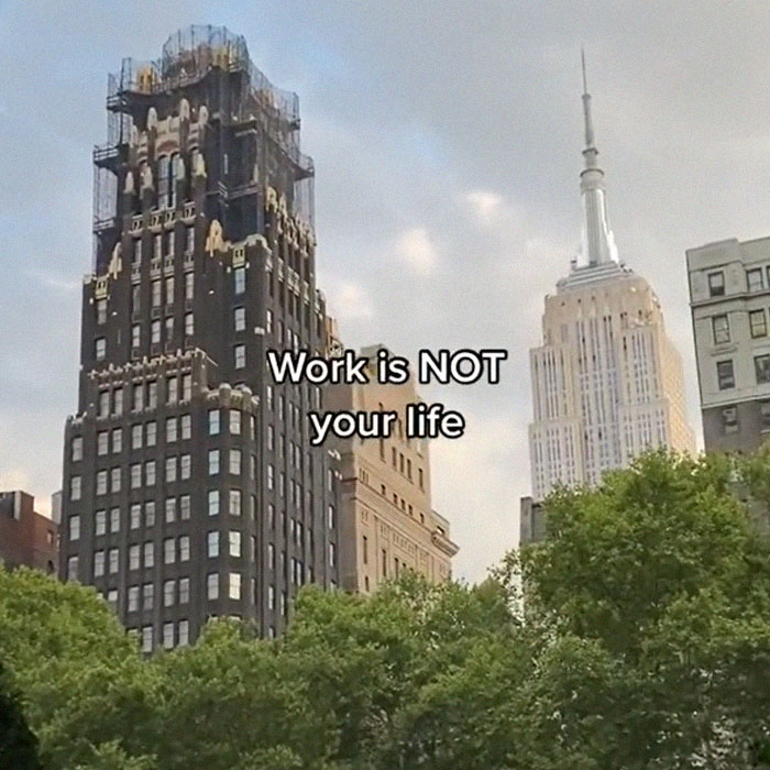 Employees Stop Going Above And Beyond At Work And Join "Quiet Quitting" Trend, But Bosses Are Not Happy Employees Stop Going Above And Beyond At Work And Join "Quiet Quitting" Trend, But Bosses Are Not Happy