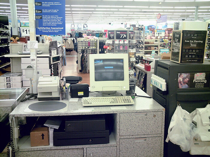 19 Of The Worst Things Walmart Employees Have Ever Witnessed, As Shared In This Online Group