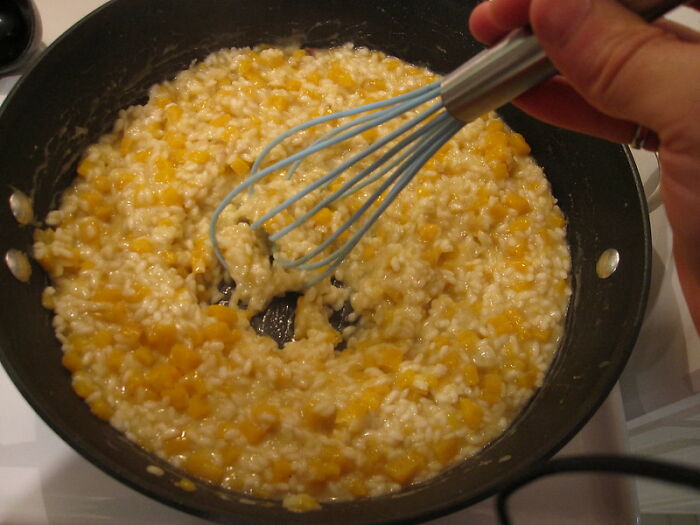 Person Asks "What Dishes Do Professional Chefs Dislike Preparing At A Restaurant?", Gets 30 Various Responses