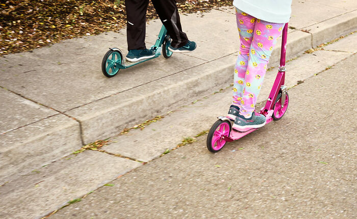 Netizens Enumerate 30 Things That Are Way Worse Than Stepping On A Lego