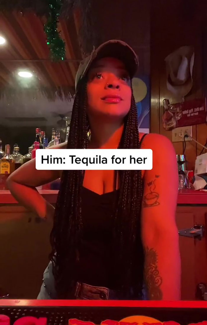 Bartender Gets Appreciated Online For Swapping Tequila With Water When She Suspects Danger Around Women Bartender Gets Appreciated Online For Swapping Tequila With Water When She Suspects Danger Around Women