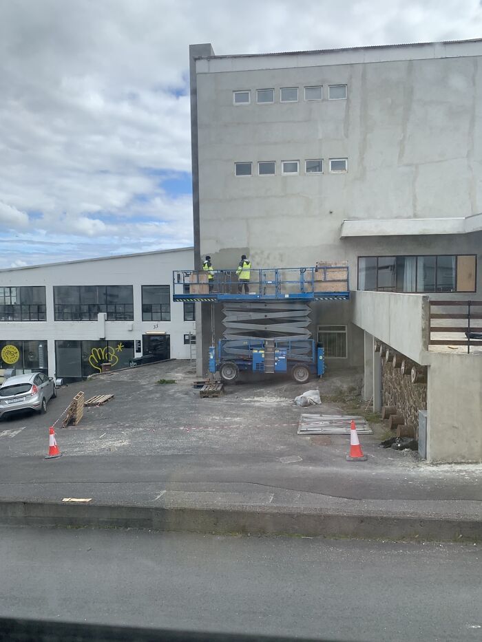 That’s A Lot Of Trust In Wooden Pallets