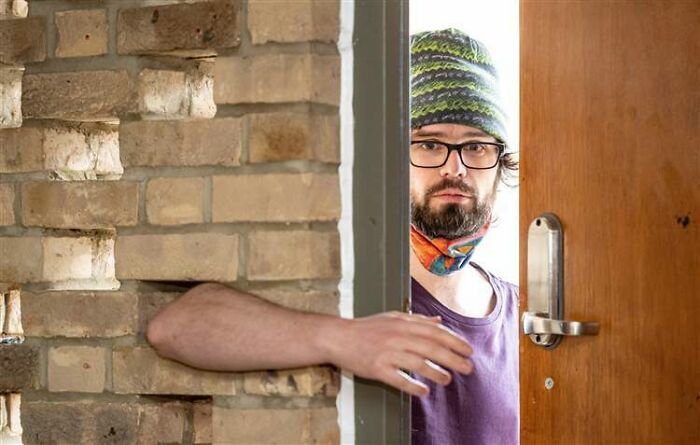 Un garaje de bicicletas “seguro” en Cambridge, Reino Unido. Los huecos son para la ventilación, aparentemente