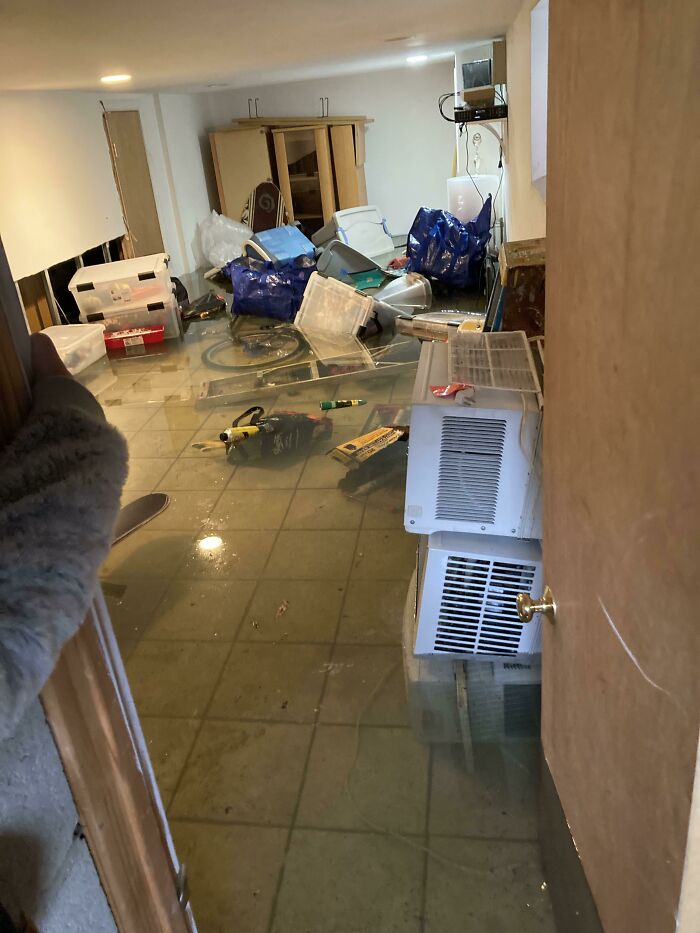 Girlfriend Told Me The Hot Water Isn’t Working So I Went To The Basement To Investigate