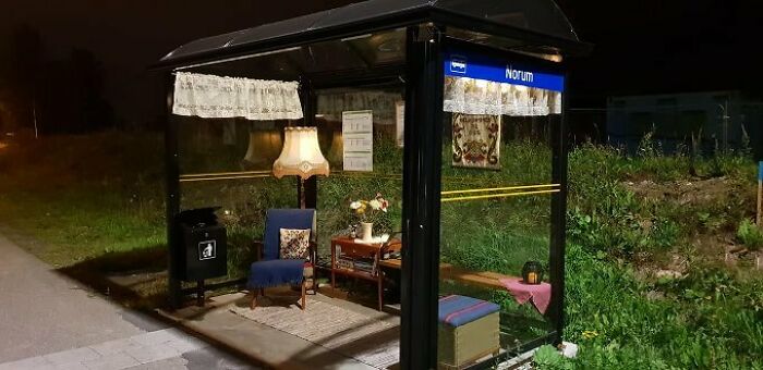 Esta parada de autobús cerca de mi casa en Noruega