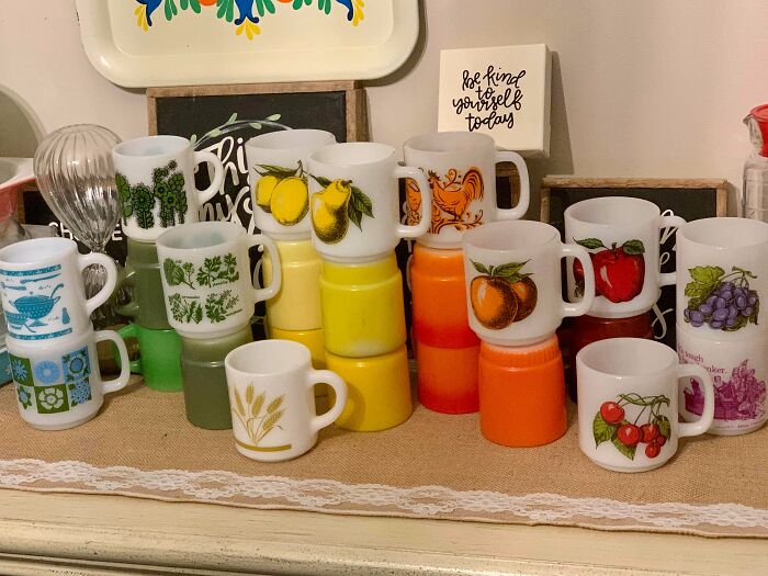 I Love Mugs. Vintage Milk Glass Is My Favvvvv