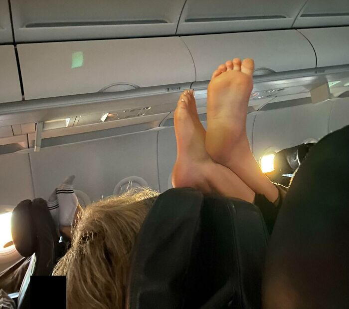 Trashy Dad And Daughter On My Flight Today. Flight Attendants Said Nothing