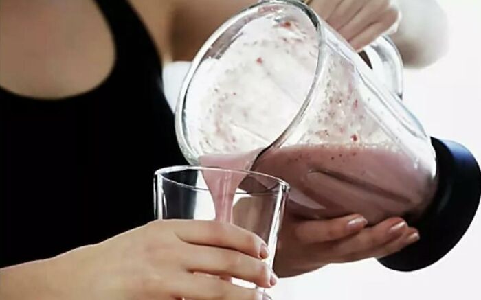 Encontré esta publicidad en un artículo... ¿cuántas manos tiene?