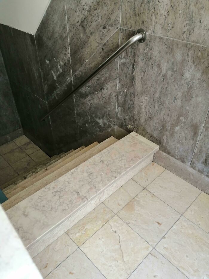 Ten cuidado con el primer escalón