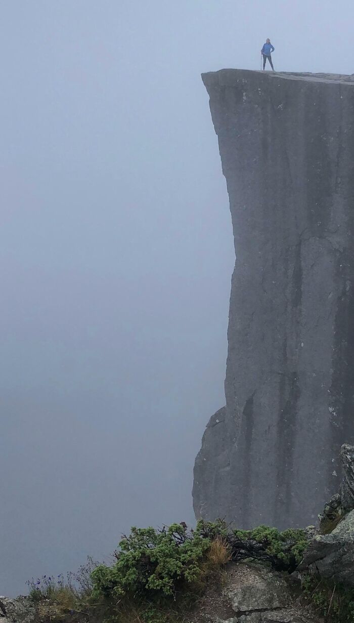 Traveled To Norway From Florida, Spent 4 Hours Climbing Pulpit Rock In 40-Degree Weather With Rain To Be Blessed With This
