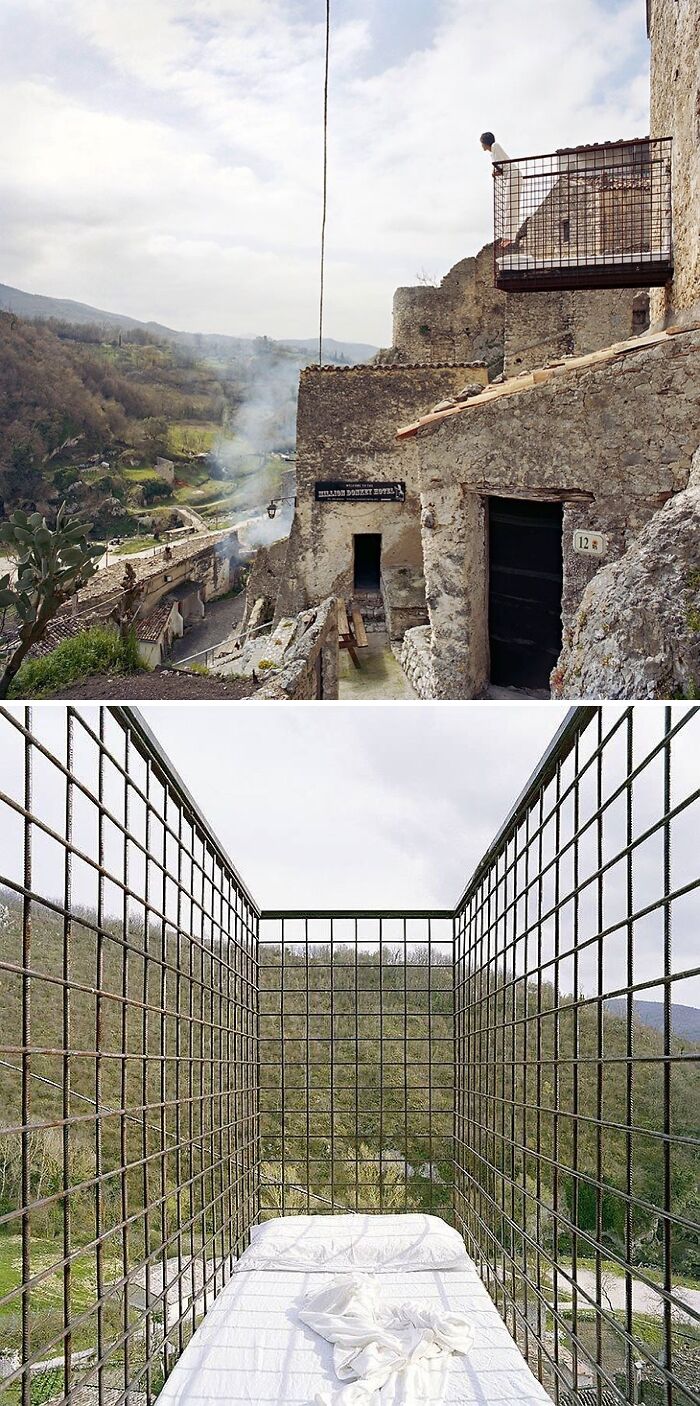 Million Donkey Hotel, Italy