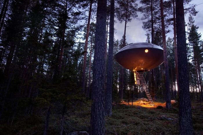 Picture of the UFO hotel in Harads, Northern Sweden